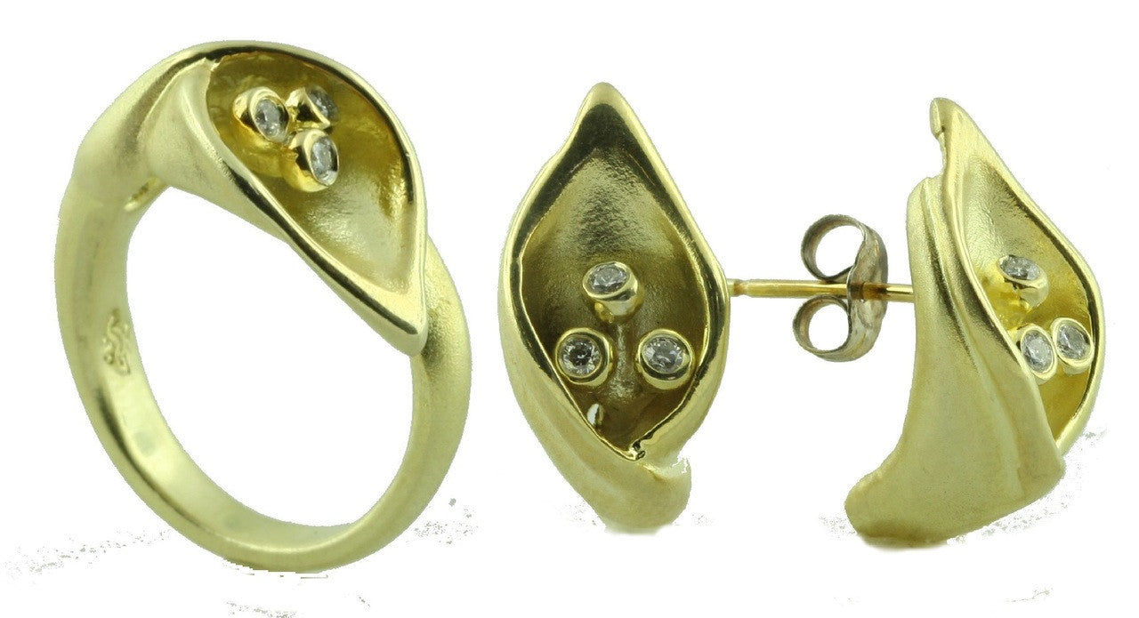 Calla Lily Ring-14K Gold with Diamond Center-4