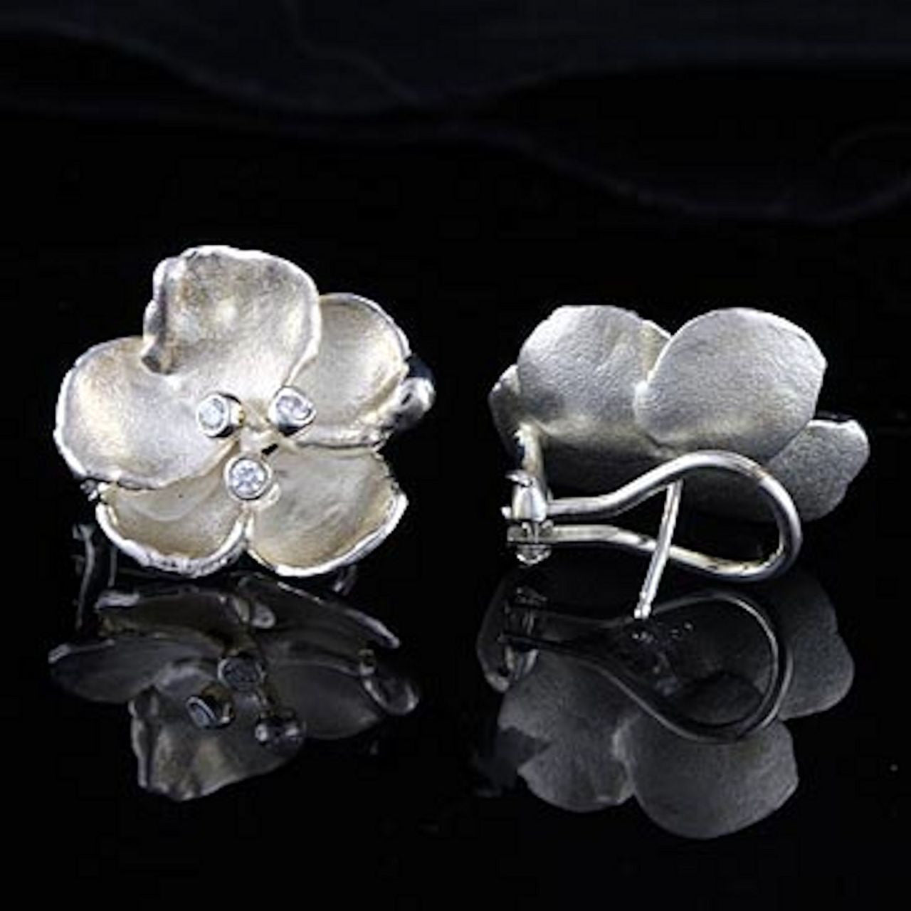 Metal Petals- Pansy earring-Large-14k Gold-3