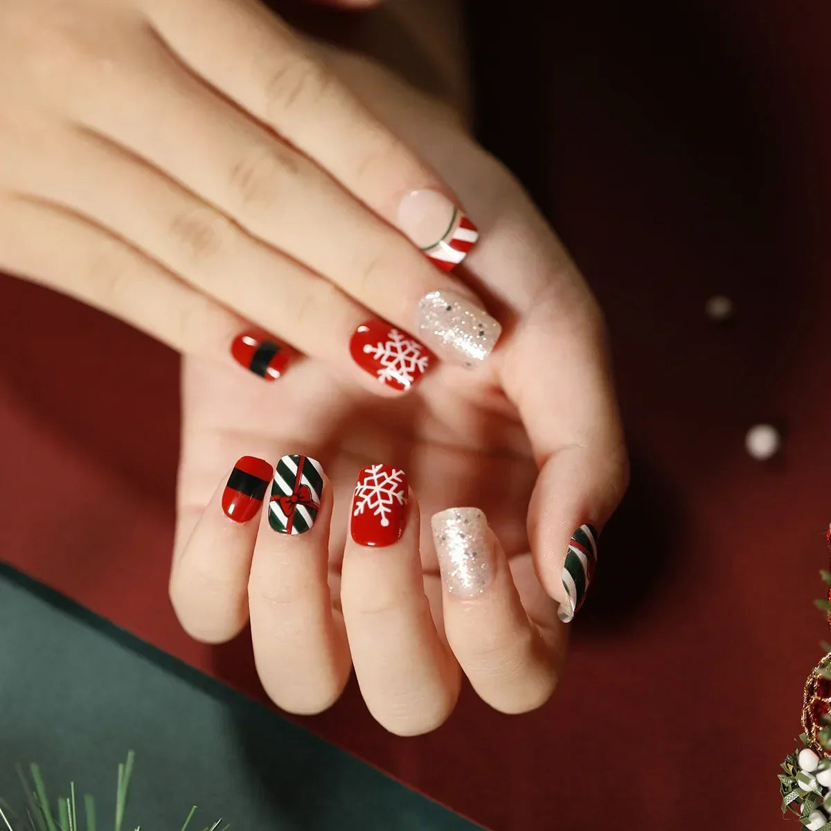 Gold Powder Christmas Fake Nails