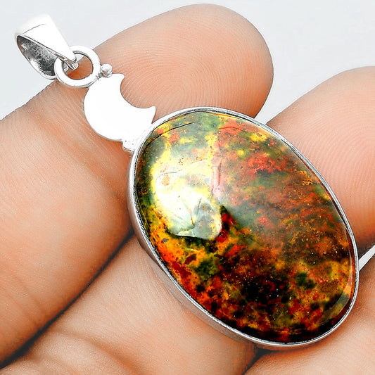 Crescent Moon - Blood Stone - India Pendant P-1368 SDP156860